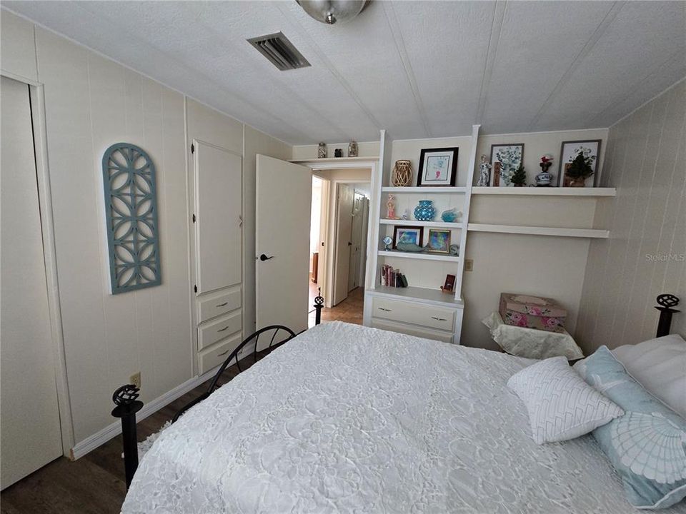 Под контрактом: $118,000 (2 спален, 2 ванн, 1008 Квадратных фут)