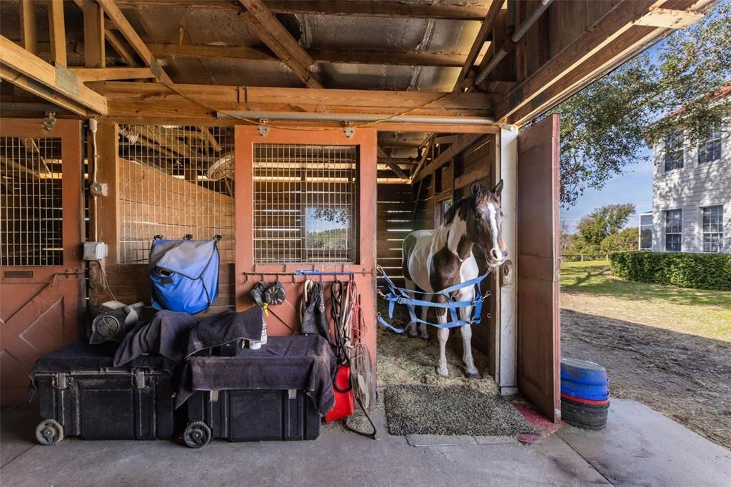 Под контрактом: $2,500,000 (9 спален, 6 ванн, 7505 Квадратных фут)