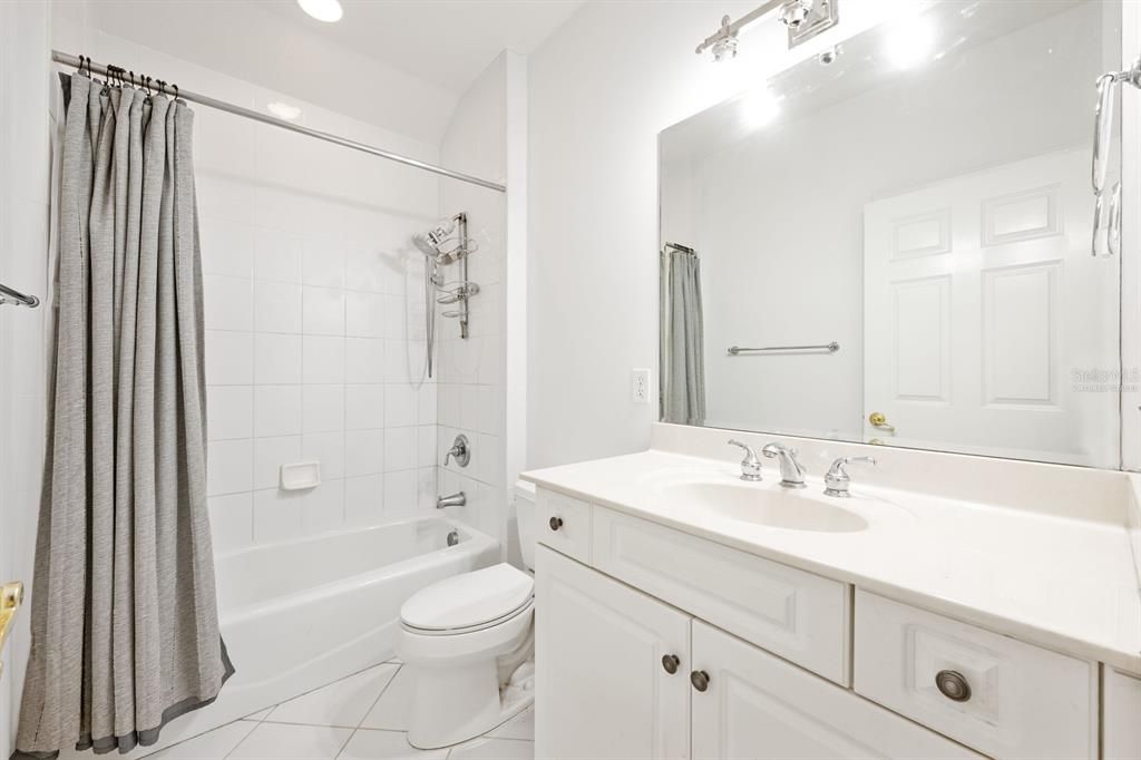 Под контрактом: $2,500,000 (9 спален, 6 ванн, 7505 Квадратных фут)