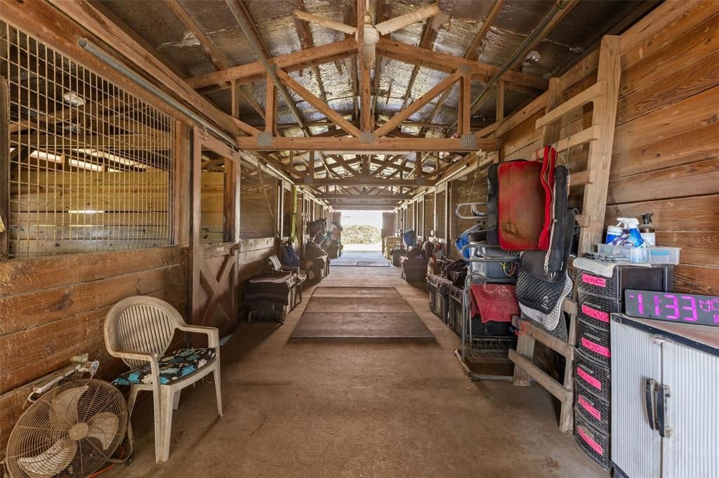 Под контрактом: $2,500,000 (9 спален, 6 ванн, 7505 Квадратных фут)