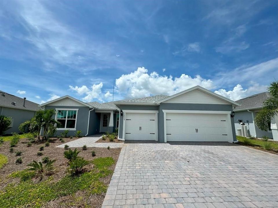 Recently Sold: $604,900 (3 beds, 3 baths, 2483 Square Feet)