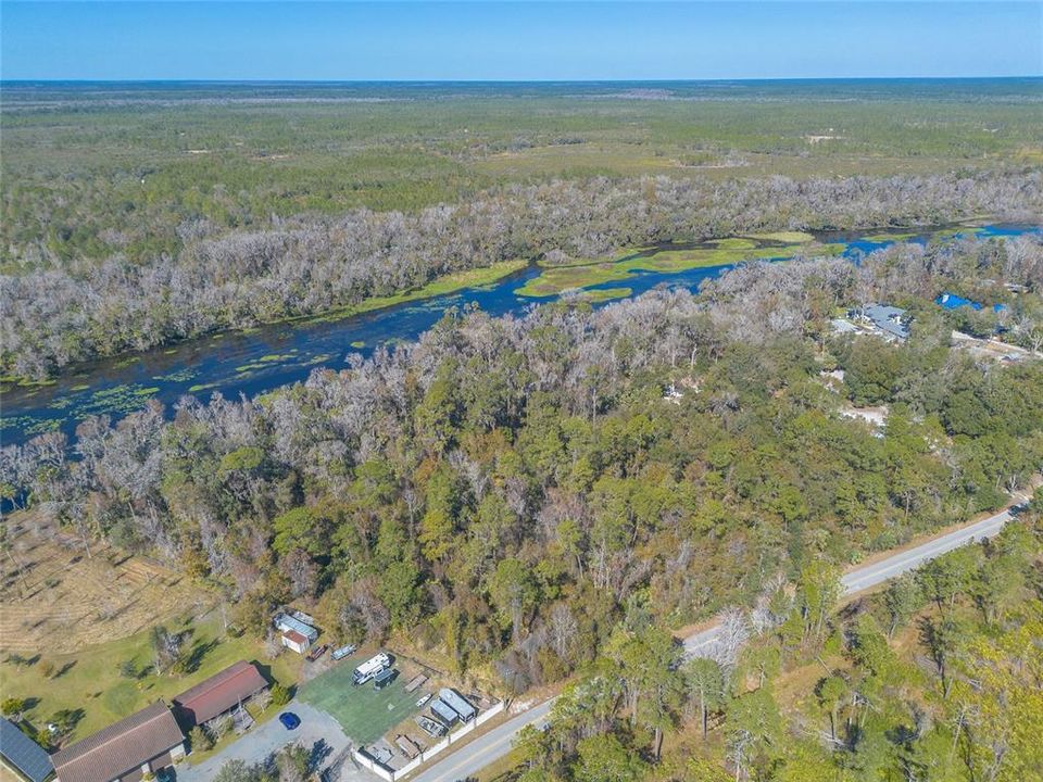 待售: $890,000 (3.70 acres)