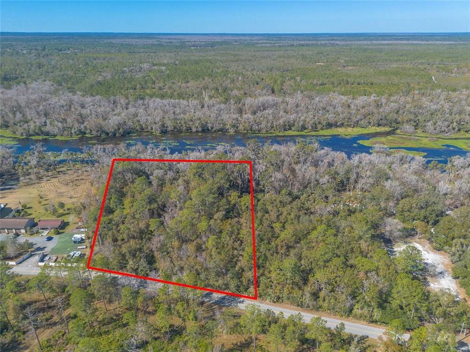 待售: $890,000 (3.70 acres)