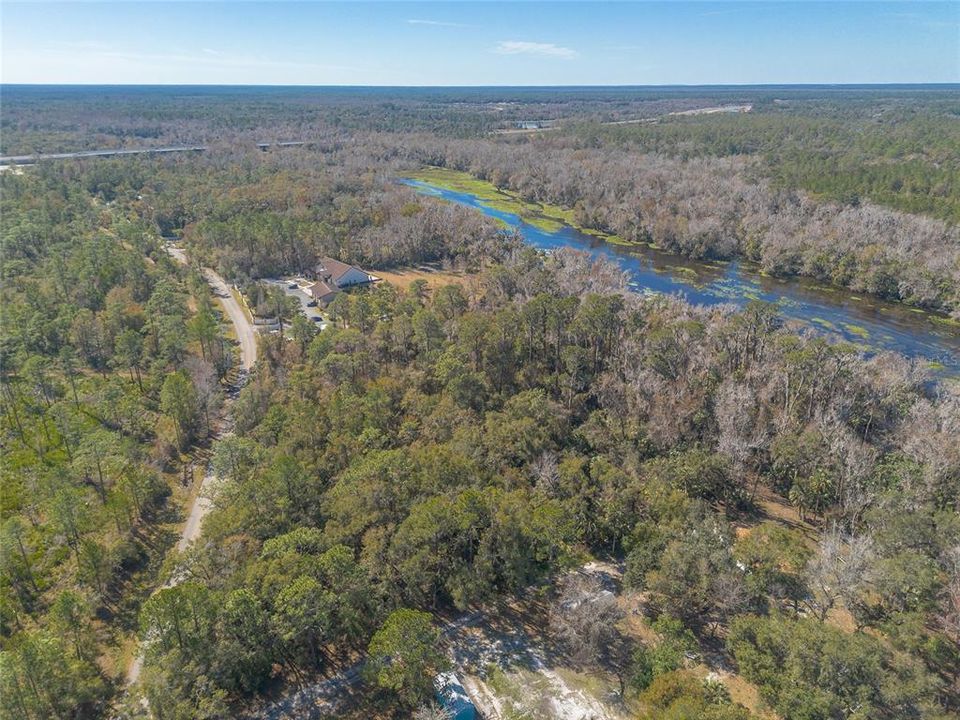 待售: $890,000 (3.70 acres)