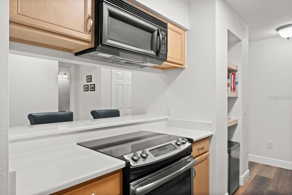 待售: $195,000 (2 贝兹, 2 浴室, 1010 平方英尺)