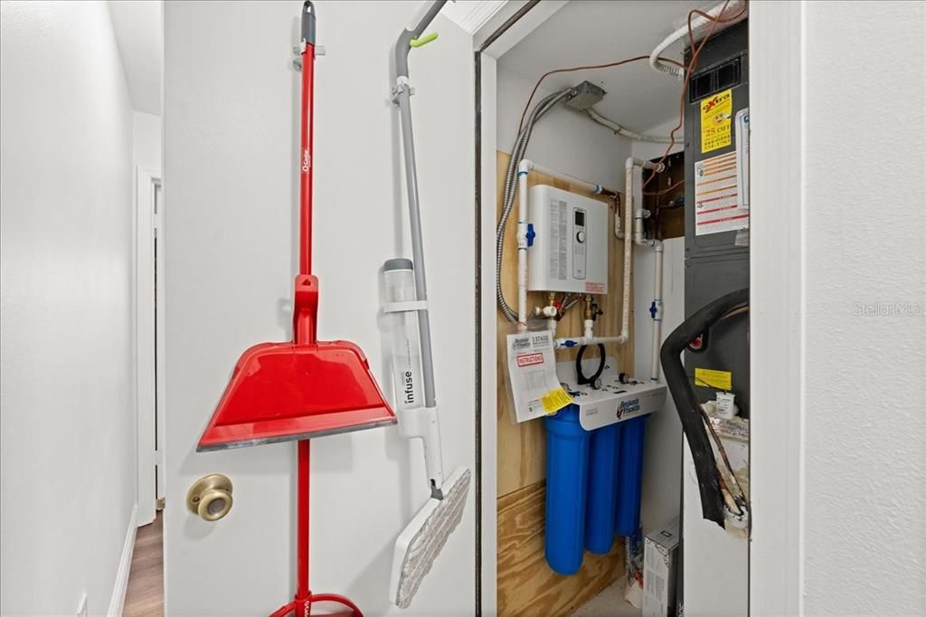 待售: $195,000 (2 贝兹, 2 浴室, 1010 平方英尺)