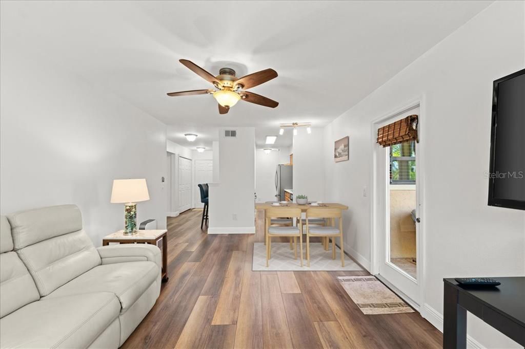 待售: $195,000 (2 贝兹, 2 浴室, 1010 平方英尺)