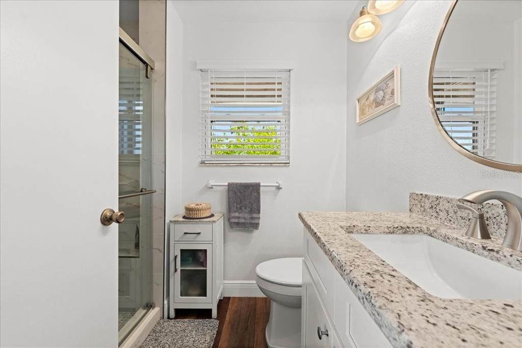 待售: $195,000 (2 贝兹, 2 浴室, 1010 平方英尺)