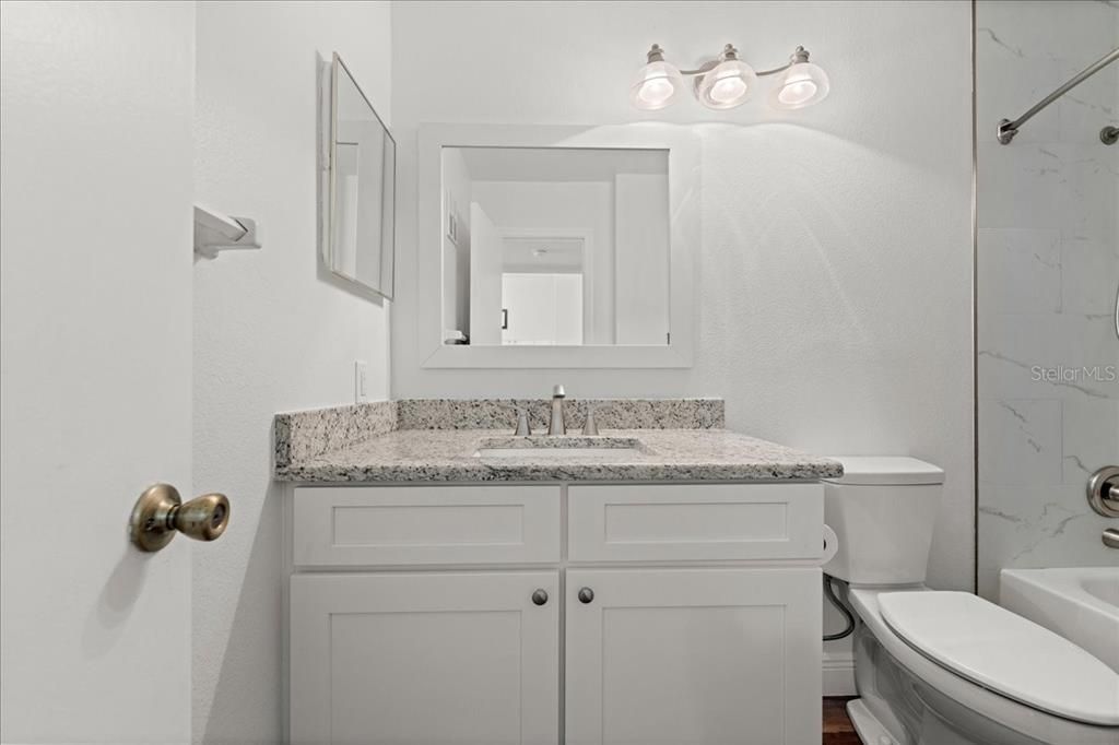 待售: $195,000 (2 贝兹, 2 浴室, 1010 平方英尺)