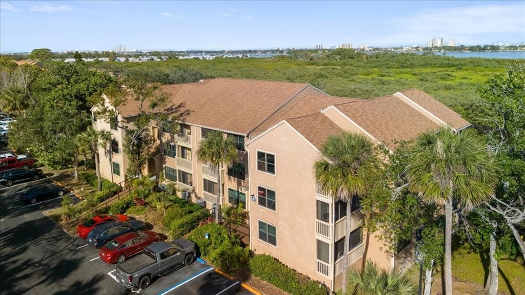 待售: $195,000 (2 贝兹, 2 浴室, 1010 平方英尺)