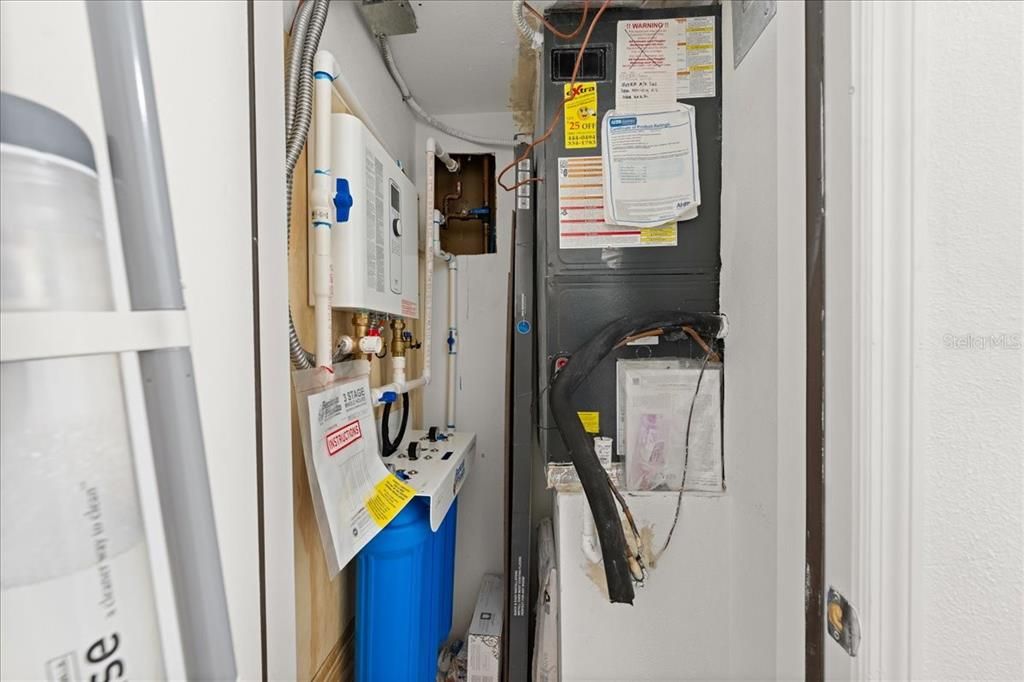 待售: $195,000 (2 贝兹, 2 浴室, 1010 平方英尺)