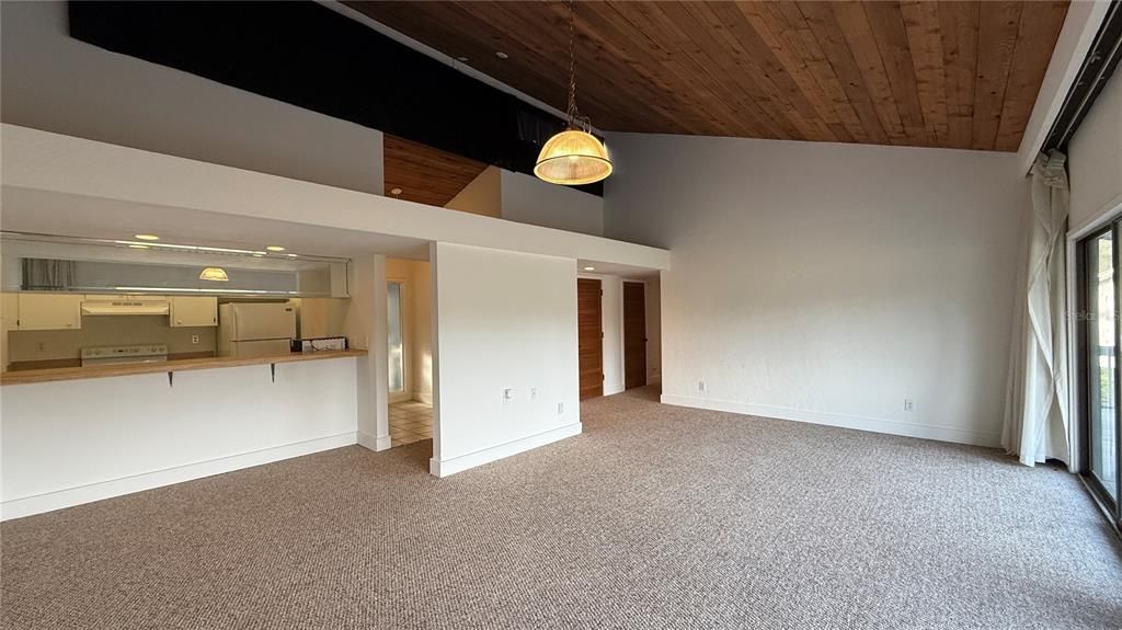 出租: $1,275 (2 贝兹, 2 浴室, 1123 平方英尺)