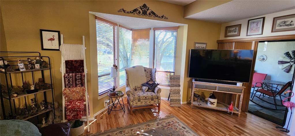 待售: $395,000 (3 贝兹, 2 浴室, 1685 平方英尺)