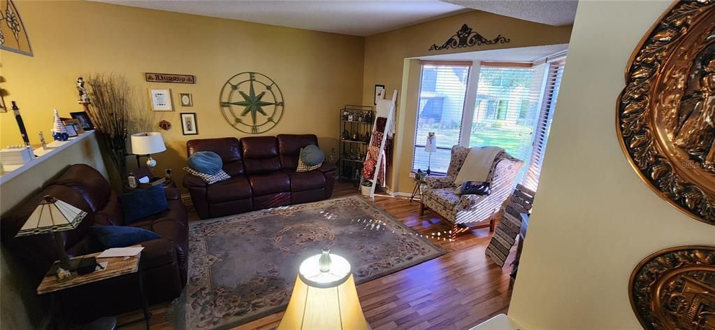 待售: $395,000 (3 贝兹, 2 浴室, 1685 平方英尺)