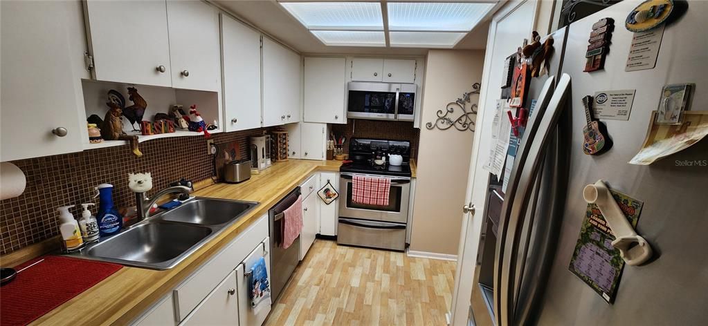 待售: $395,000 (3 贝兹, 2 浴室, 1685 平方英尺)