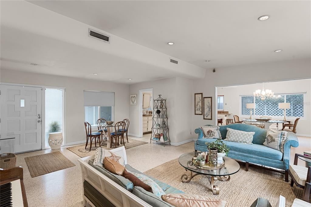 For Sale: $575,000 (3 beds, 2 baths, 1779 Square Feet)