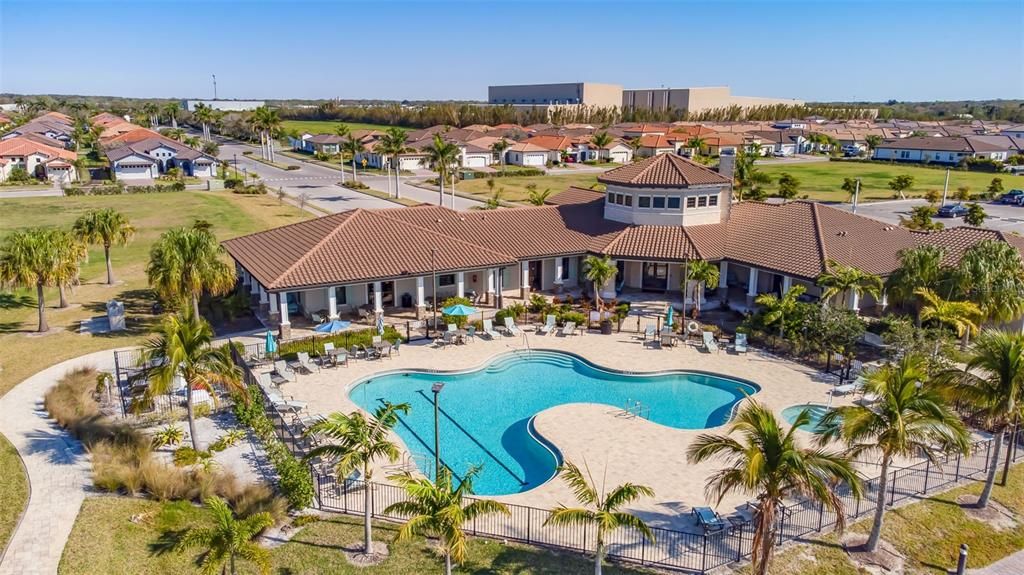 Activo con contrato: $638,000 (3 camas, 3 baños, 2319 Pies cuadrados)