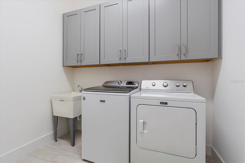 Activo con contrato: $638,000 (3 camas, 3 baños, 2319 Pies cuadrados)