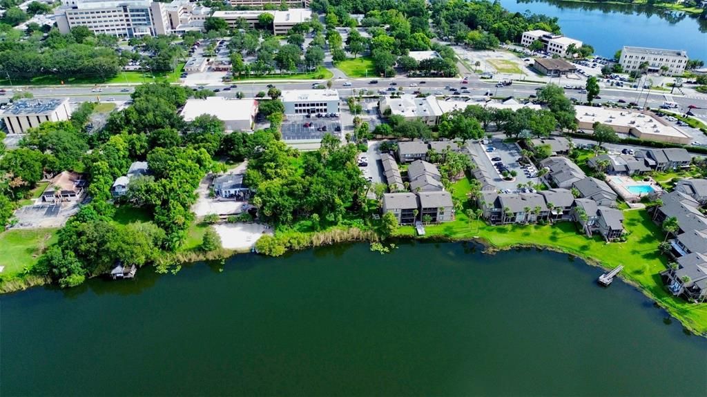 На продажу: $475,000 (0.36 acres)