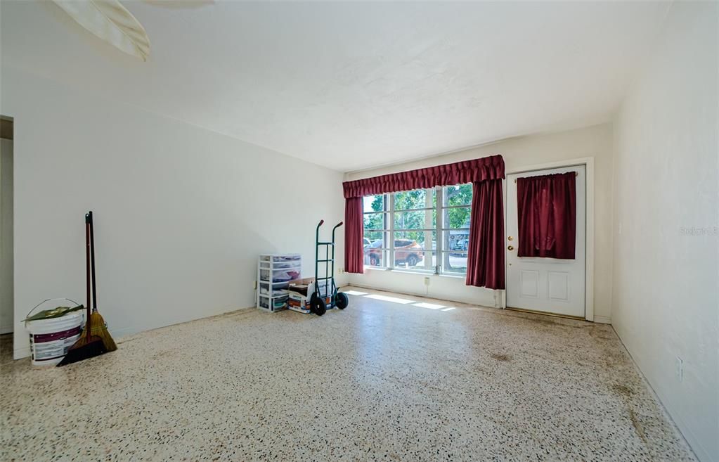 En Venta: $110,000 (2 camas, 1 baños, 1105 Pies cuadrados)