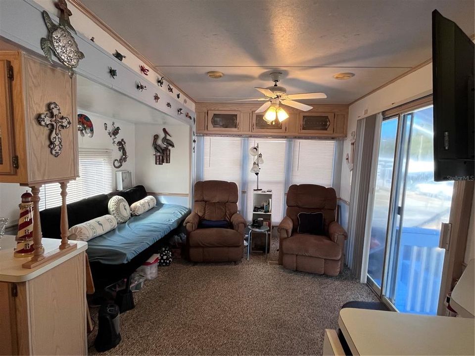 For Sale: $60,000 (1 beds, 1 baths, 366 Square Feet)