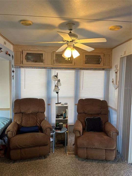 For Sale: $60,000 (1 beds, 1 baths, 366 Square Feet)