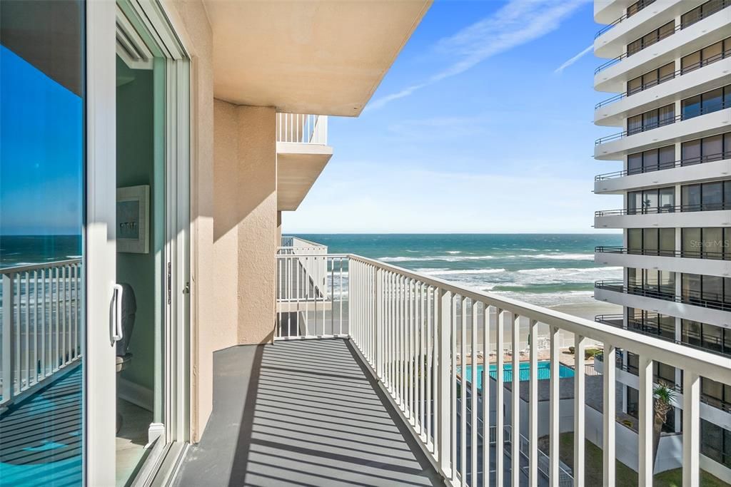 Active With Contract: $599,900 (3 beds, 2 baths, 1808 Square Feet)