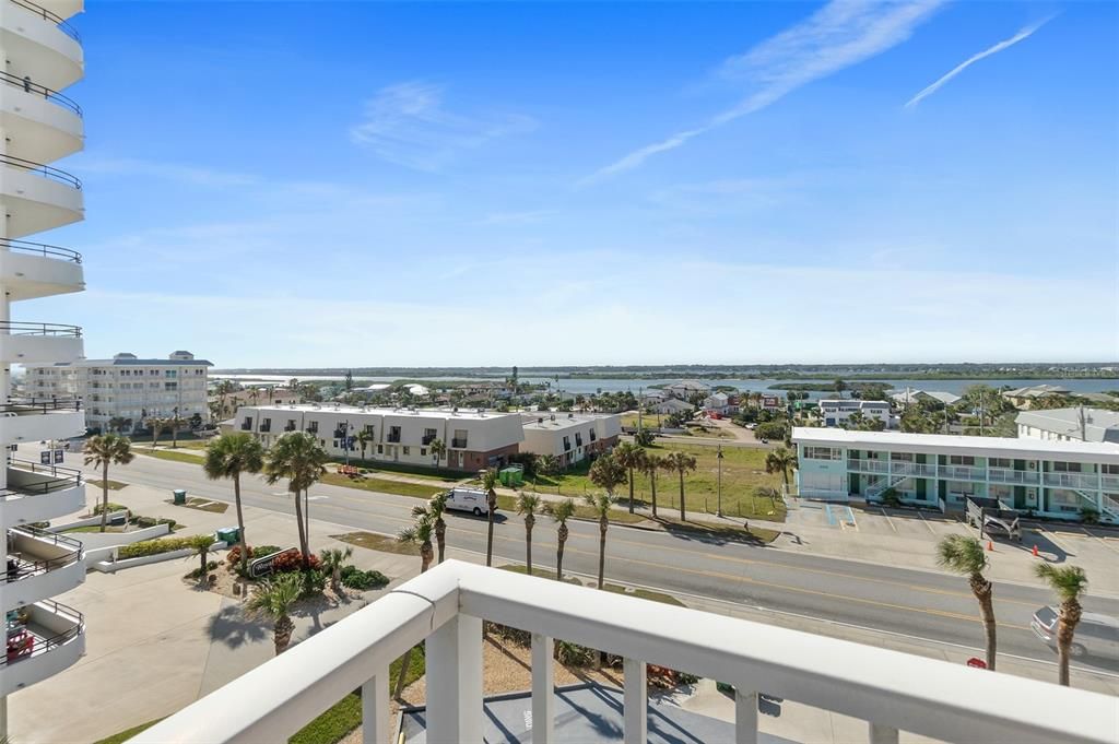 Active With Contract: $599,900 (3 beds, 2 baths, 1808 Square Feet)