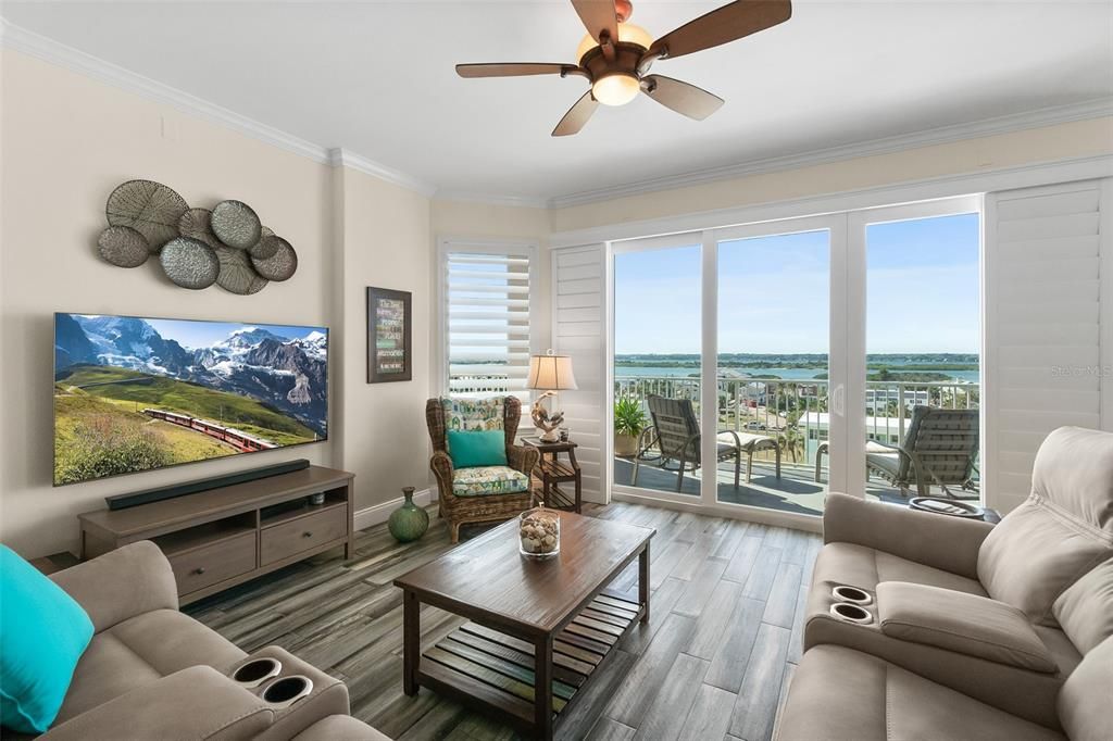 Active With Contract: $599,900 (3 beds, 2 baths, 1808 Square Feet)