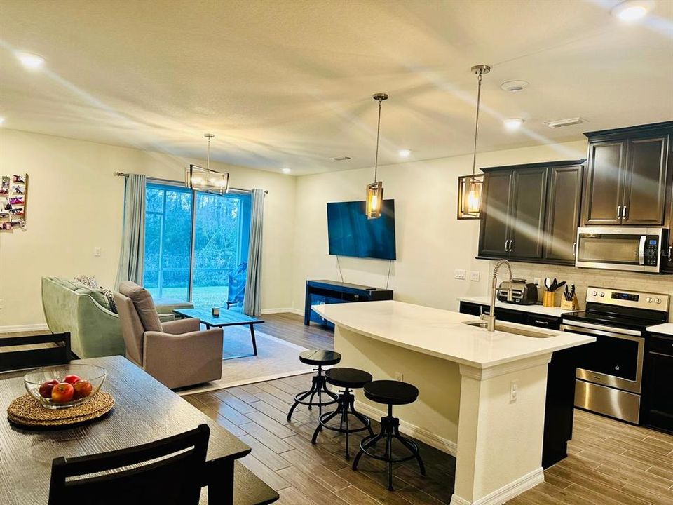 En Venta: $379,900 (3 camas, 2 baños, 1884 Pies cuadrados)