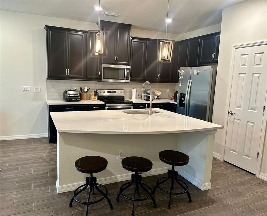 En Venta: $379,900 (3 camas, 2 baños, 1884 Pies cuadrados)