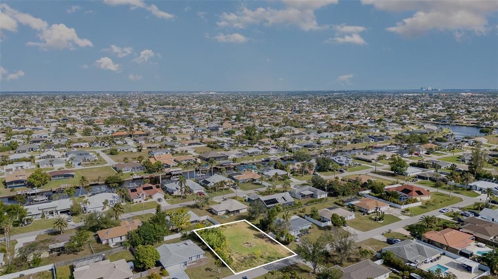 Под контрактом: $98,000 (0.24 acres)