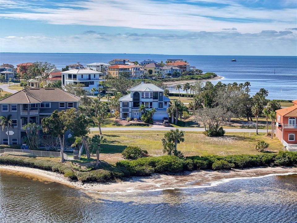 En Venta: $540,000 (0.34 acres)