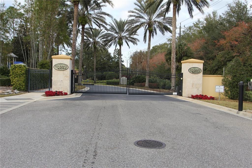 待售: $370,000 (0.23 acres)