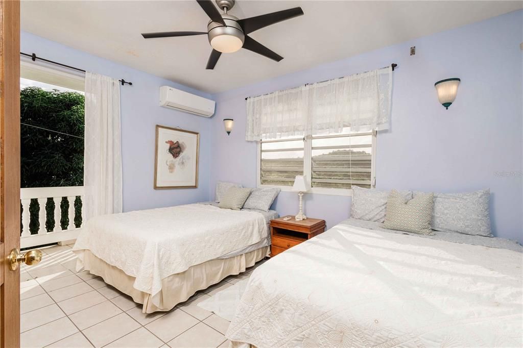 For Sale: $925,000 (6 beds, 4 baths, 2497 Square Feet)