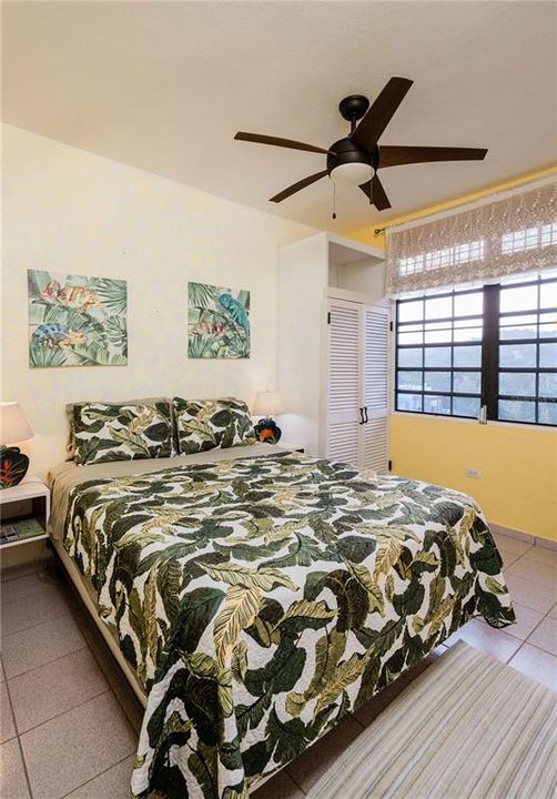 For Sale: $925,000 (6 beds, 4 baths, 2497 Square Feet)