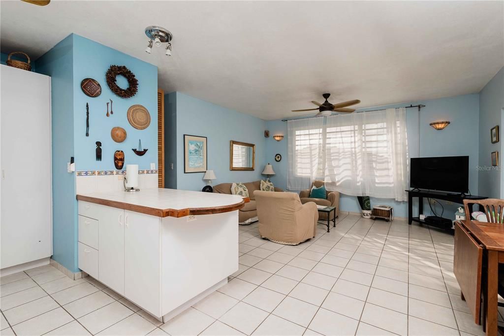 For Sale: $925,000 (6 beds, 4 baths, 2497 Square Feet)