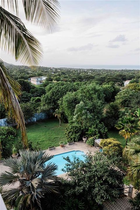 For Sale: $925,000 (6 beds, 4 baths, 2497 Square Feet)