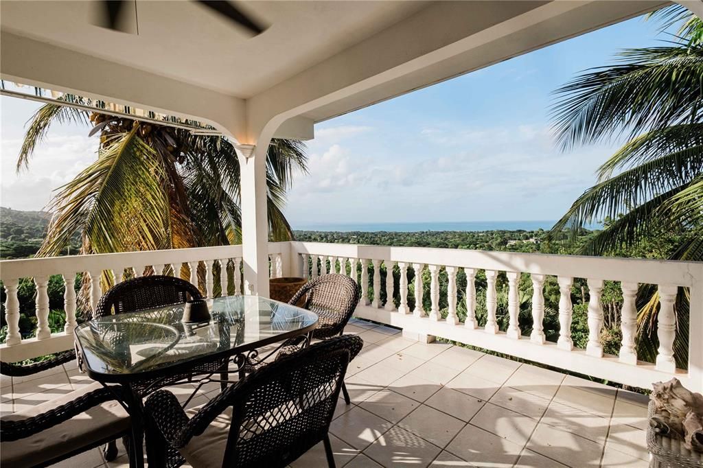 For Sale: $925,000 (6 beds, 4 baths, 2497 Square Feet)