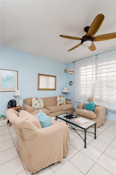 For Sale: $925,000 (6 beds, 4 baths, 2497 Square Feet)