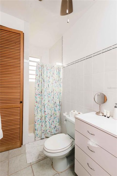 For Sale: $925,000 (6 beds, 4 baths, 2497 Square Feet)