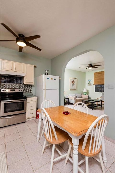 For Sale: $925,000 (6 beds, 4 baths, 2497 Square Feet)