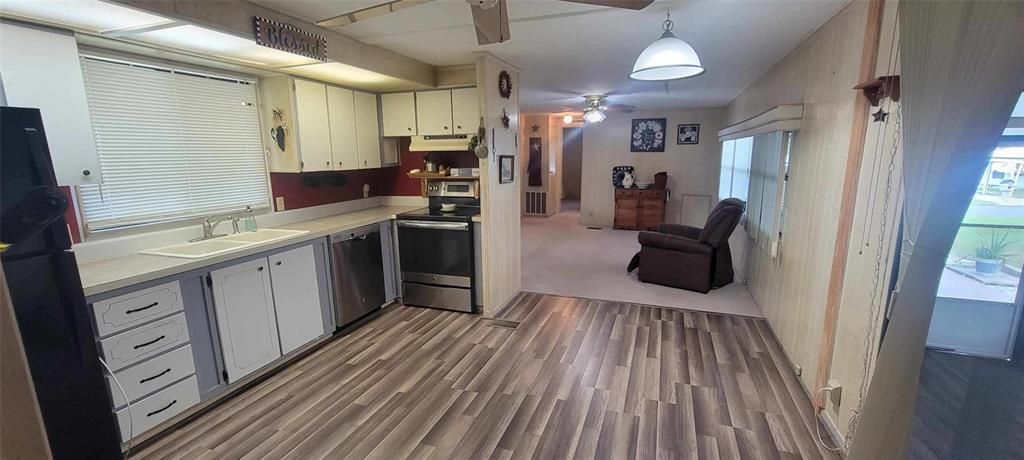 На продажу: $83,000 (2 спален, 2 ванн, 868 Квадратных фут)