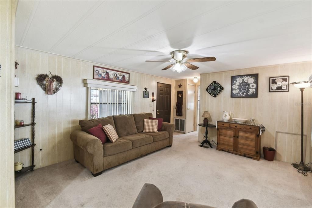 На продажу: $83,000 (2 спален, 2 ванн, 868 Квадратных фут)