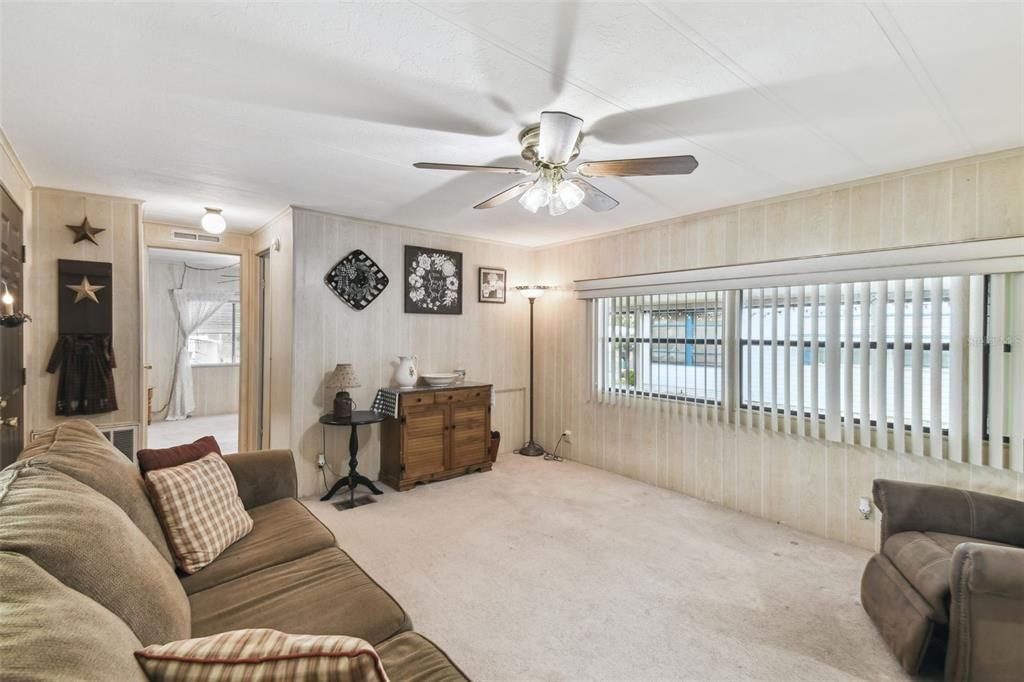 На продажу: $83,000 (2 спален, 2 ванн, 868 Квадратных фут)