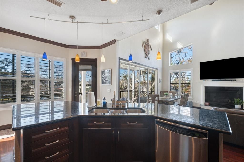 For Sale: $1,550,000 (3 beds, 2 baths, 2286 Square Feet)