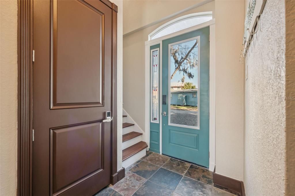 For Sale: $1,550,000 (3 beds, 2 baths, 2286 Square Feet)