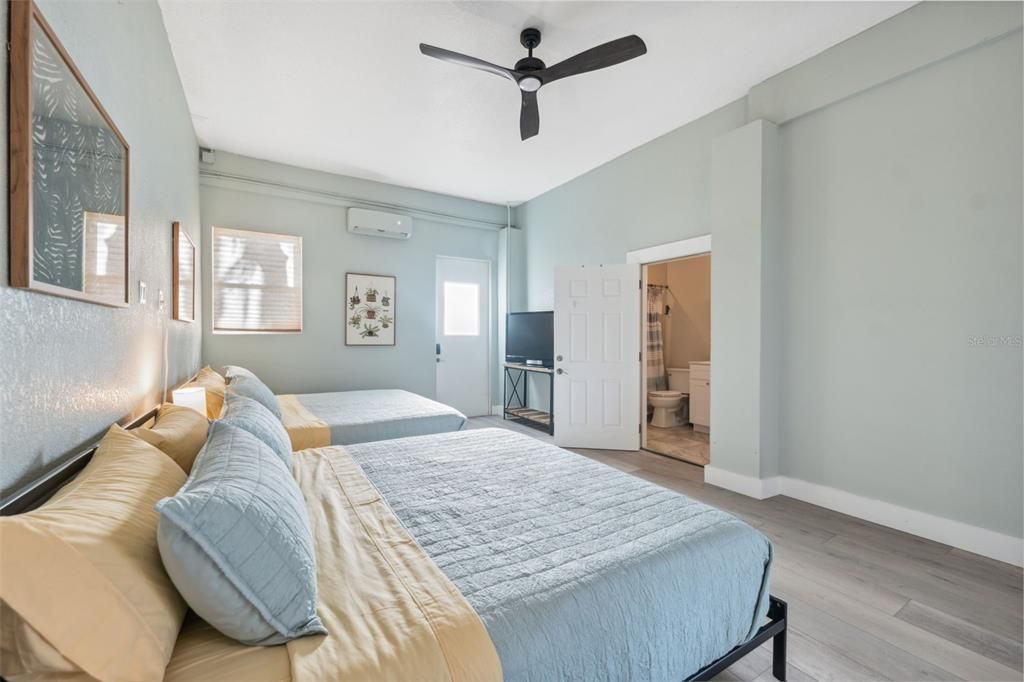 For Sale: $1,550,000 (3 beds, 2 baths, 2286 Square Feet)