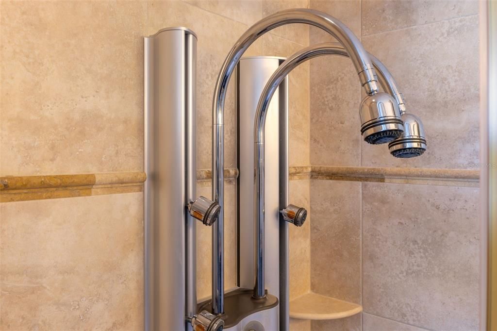 For Sale: $1,550,000 (3 beds, 2 baths, 2286 Square Feet)