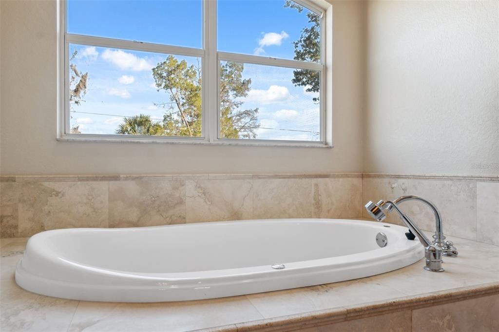 For Sale: $1,550,000 (3 beds, 2 baths, 2286 Square Feet)